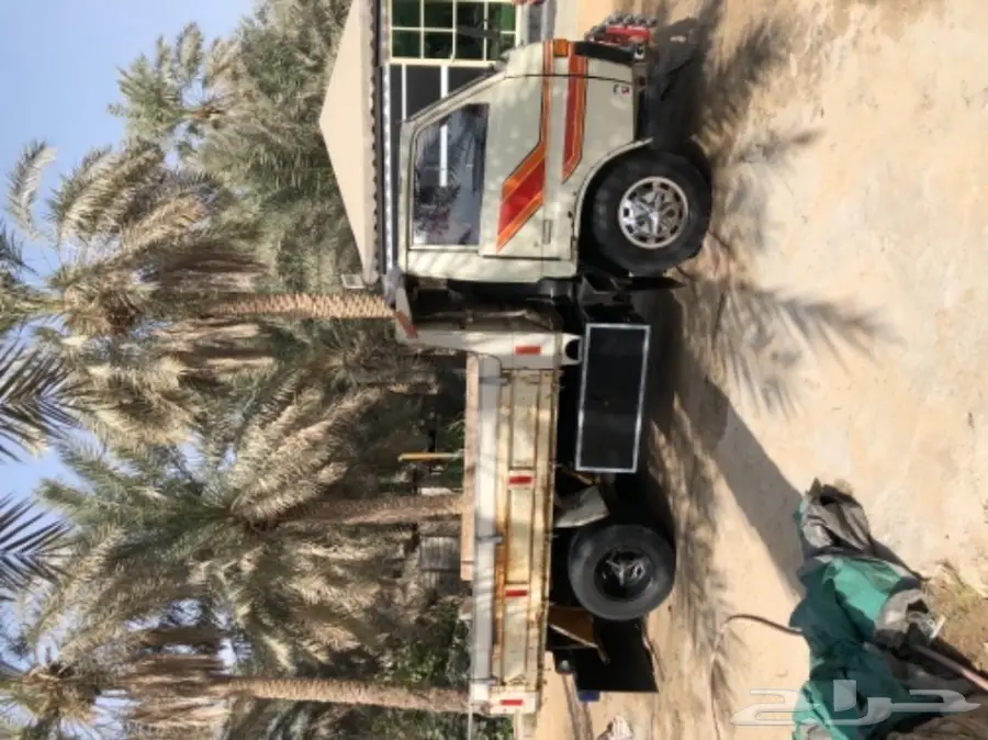 للبيع قلاب ديهاتسو موديل1983 (image 1)