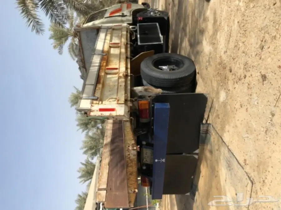 للبيع قلاب ديهاتسو موديل1983 (image 3)