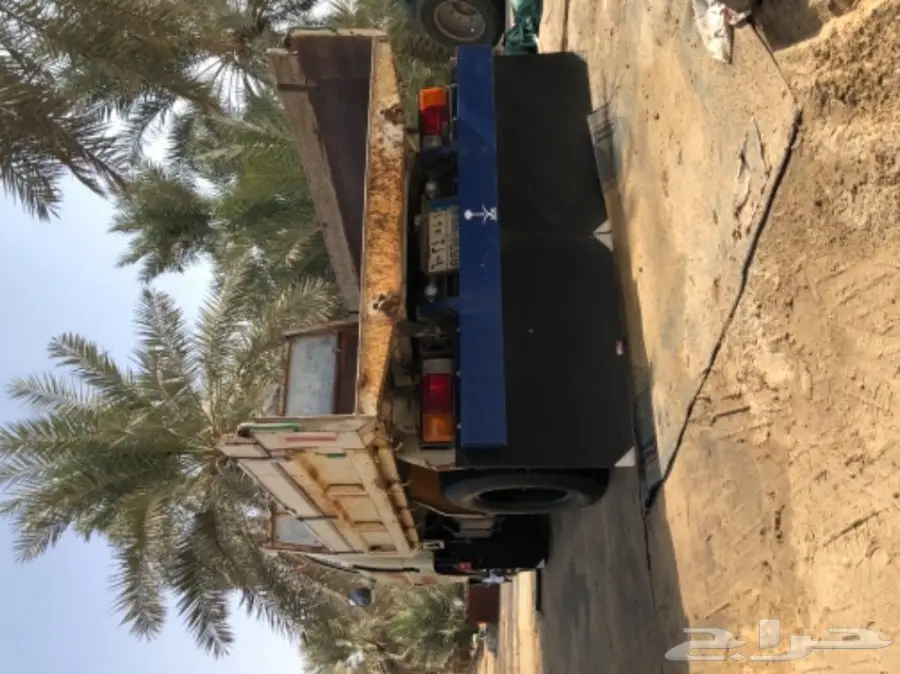 للبيع قلاب ديهاتسو موديل1983 (image 4)