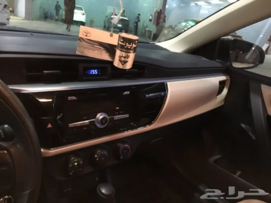 كورولا 2015 لؤلؤي نظيف (image 15)