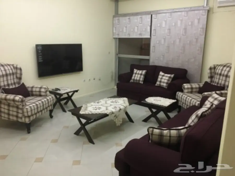 اثاث جديد قرر بيعه بعد الانفصال بالملكه (image 1)