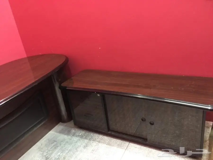 مكتب نظيف للبيع 