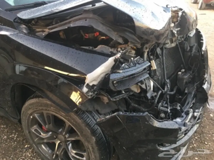 للبيع جيب جراند شيروكي SRT 2015 مصدوم   (image 3)