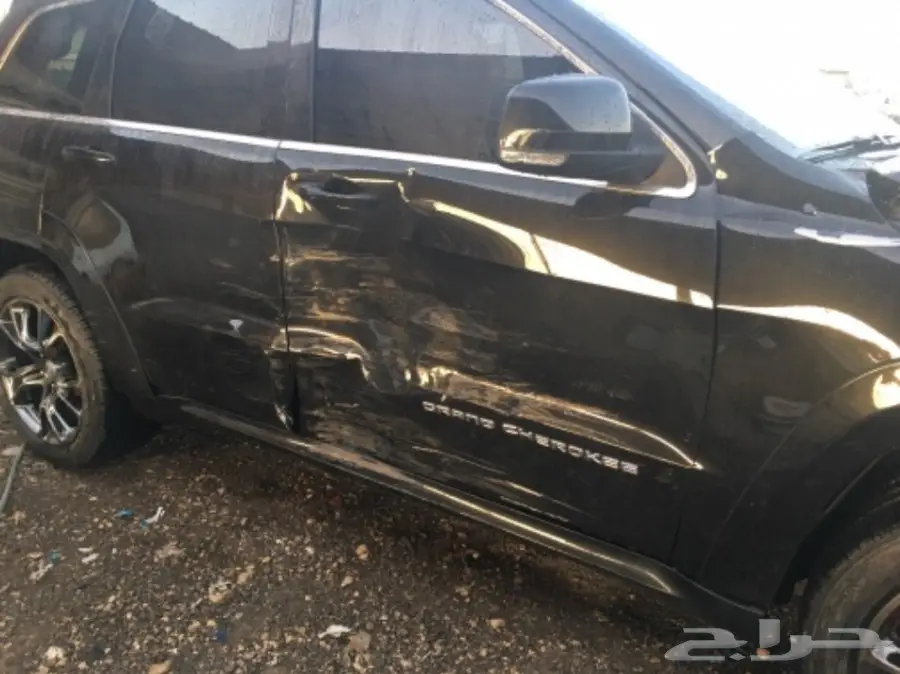 للبيع جيب جراند شيروكي SRT 2015 مصدوم   (image 7)