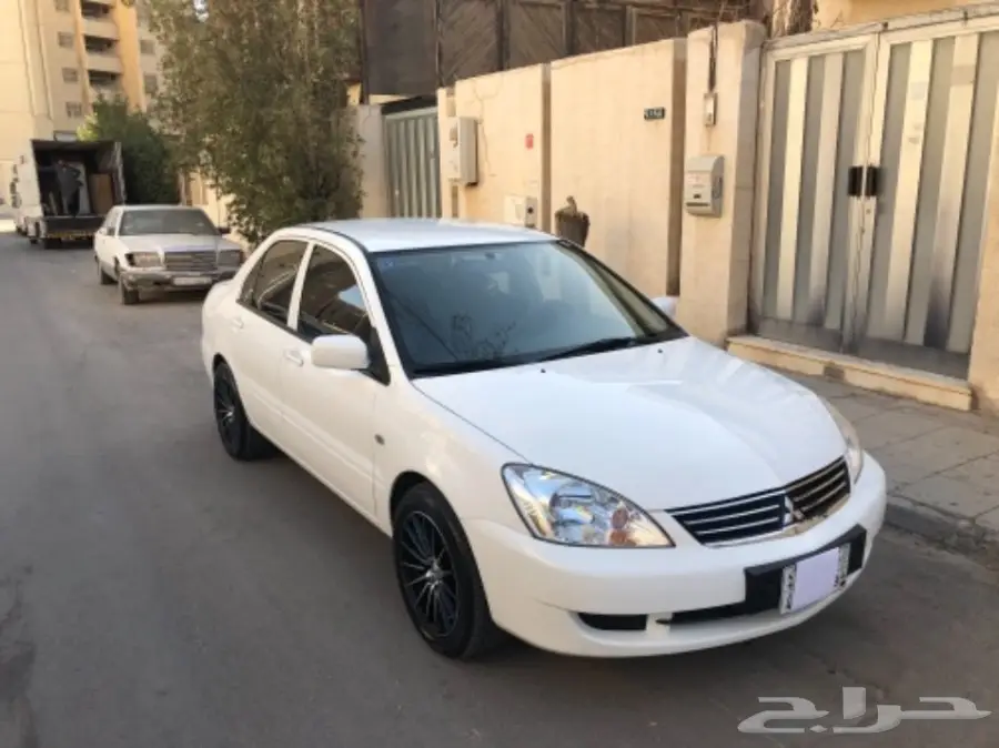 متسوبيشي لانسر 2014 نظيفه جدا  (image 2)