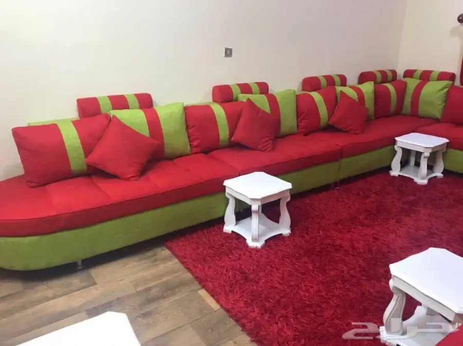 للبيع كنب شبه جديد 