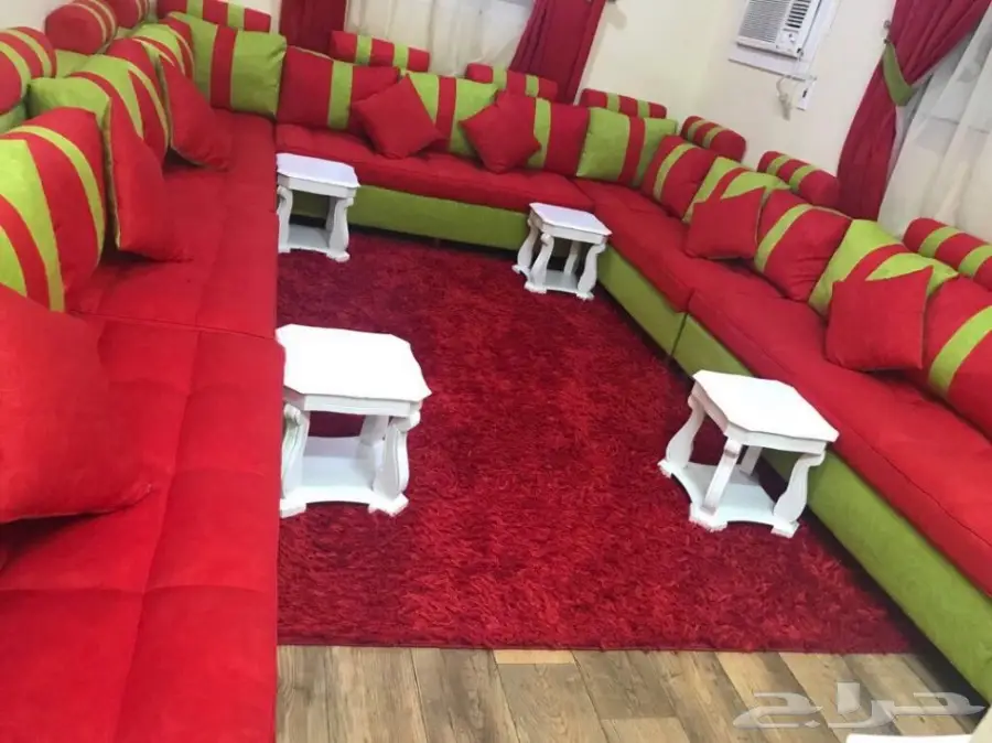 للبيع كنب شبه جديد  (image 1)