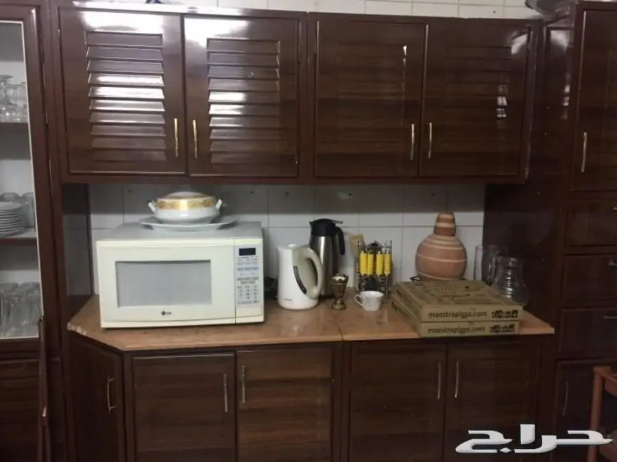 كنب كلاسيكي فاخر و أثاث شقة للبيع (image 8)