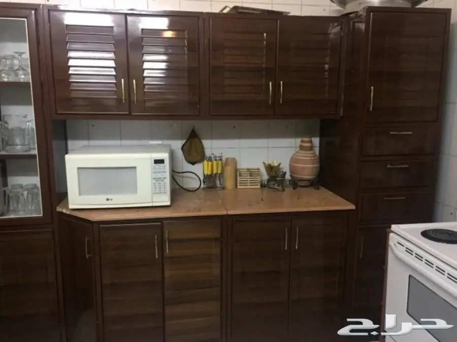 كنب كلاسيكي فاخر و أثاث شقة للبيع (image 9)