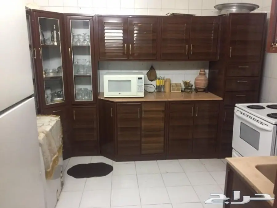 كنب كلاسيكي فاخر و أثاث شقة للبيع (image 13)