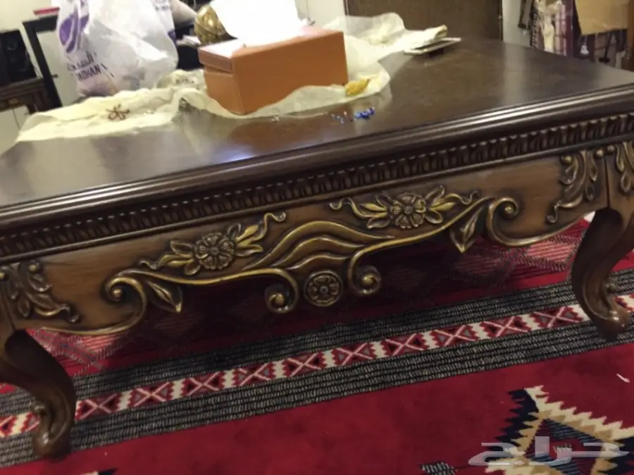 طاولة خشب كبيرة للبيع