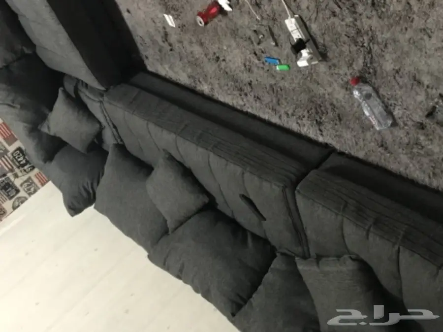 كنب أنيق وعصري - وفر الآن! (image 1)