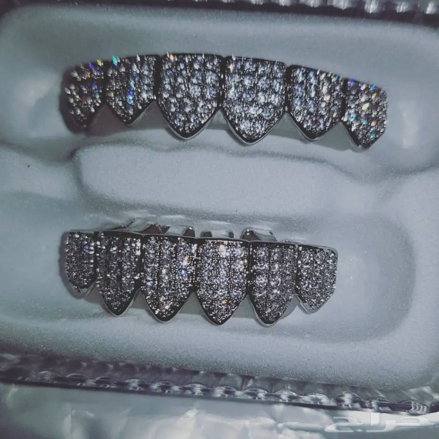 تلبيسات أسنان - تشكيلة واسعة من الألوان والأشكال