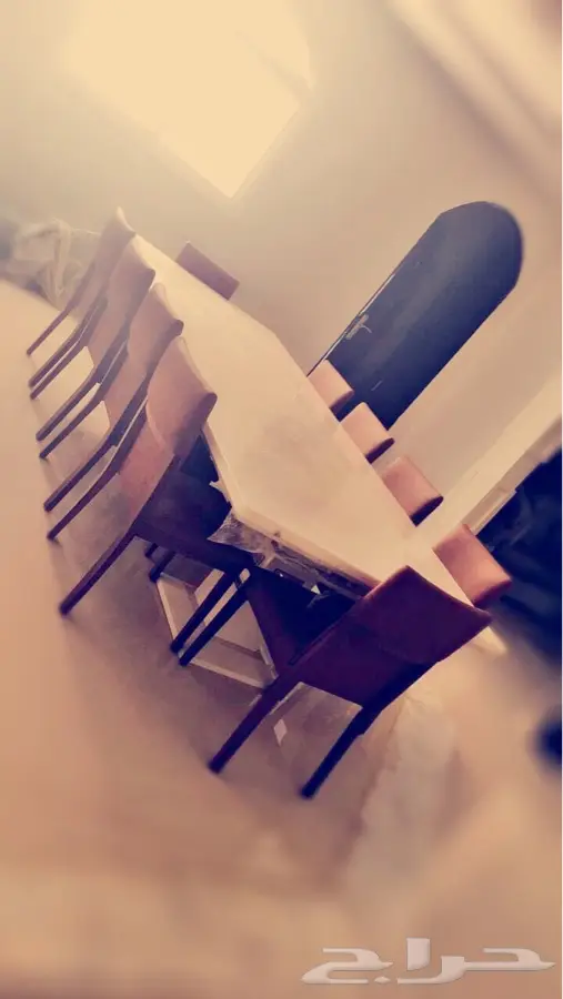 للبيع طاولة طعام من هاي بوينت 