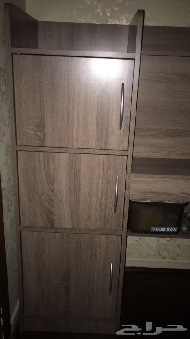 مكتب خشبي جديد 