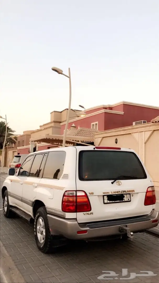 لاندكروزر VXR 8 - قير عادي نظيف (image 2)