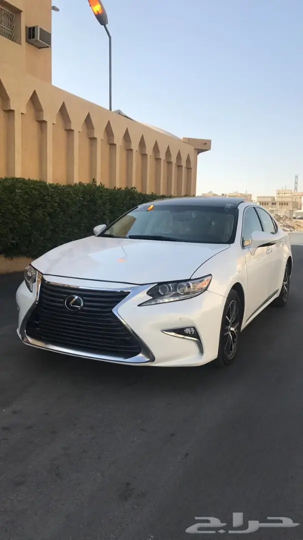 للبيع لكزس ES350 موديل 2013 لؤلؤي تم وضع الحد