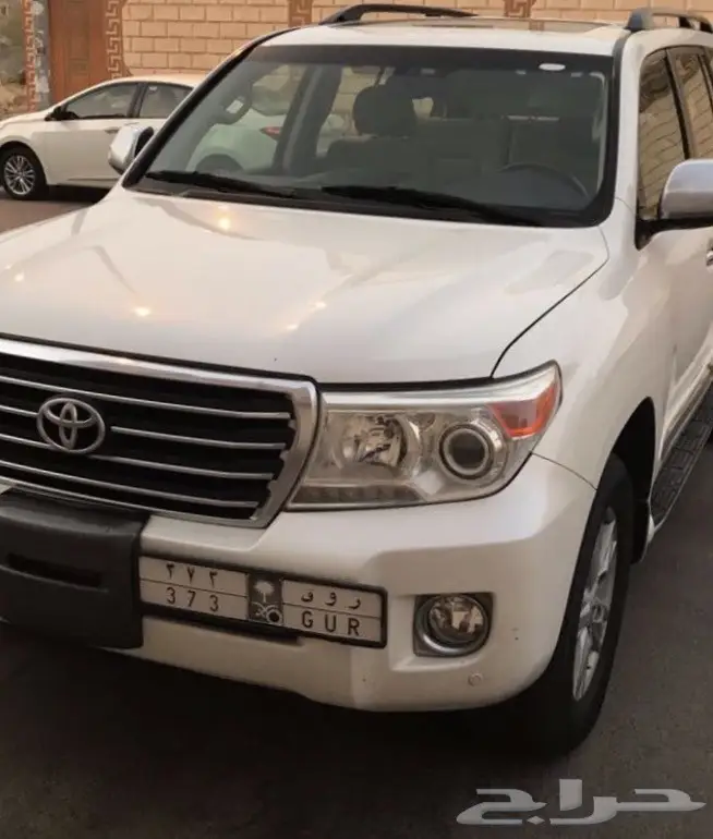 للبيع جكسار 2013 نظيف علي الشرط  (image 2)