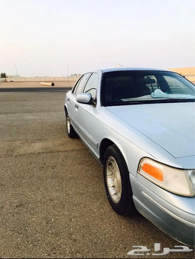 للبيع مستعجل فورد كروان فكتوريا 1999م نظيف  (image 2)