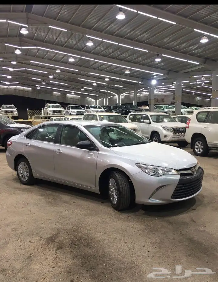 تويوتا كامري  Glموديل 2017 ملون  (image 1)