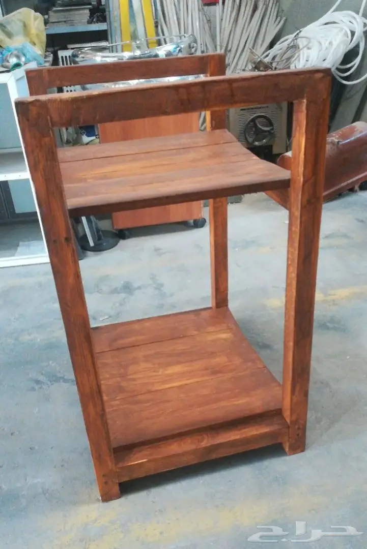 حامل حطب من موقع الحدث