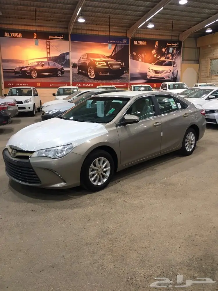 تويوتا كامري ليميتدد موديل 2017 ملون  (image 12)