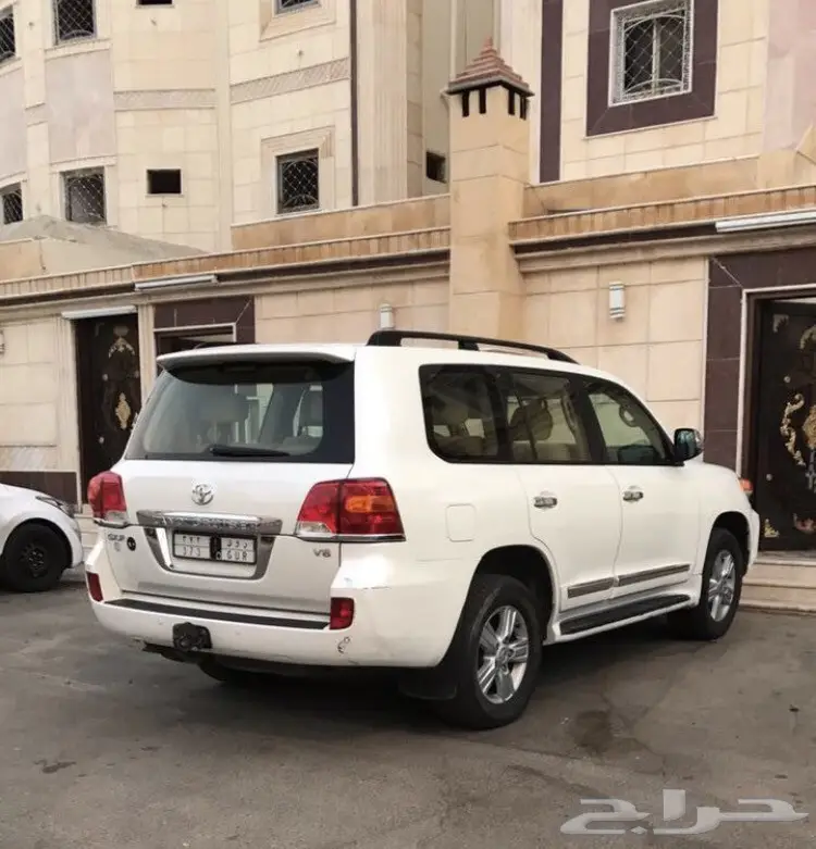 للبيع جكسار 2013 نظيف علي الشرط 