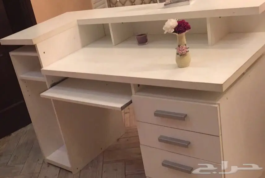 مكتب بدروج من هوم سنتر - فرصة ذهبية!