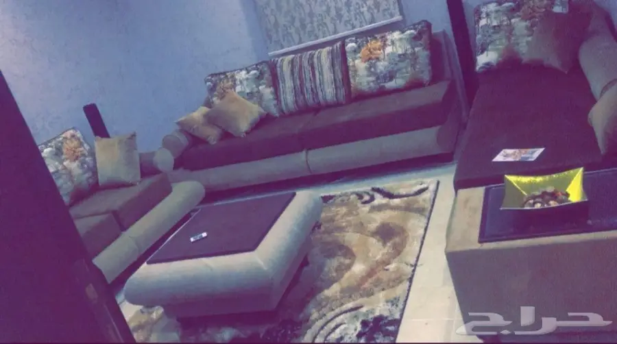 غرفة نوم وطقم كنب 