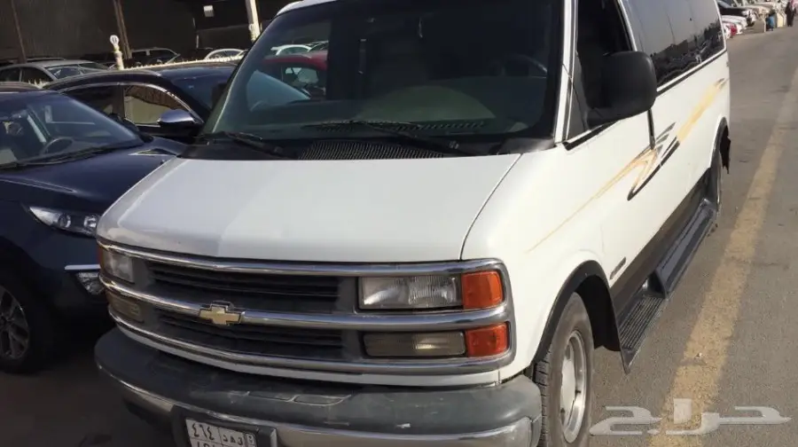 البيع فان مخزن نظيف جدا موديل 2000 (image 2)