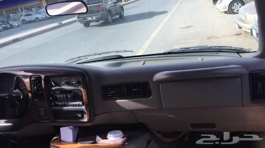 البيع فان مخزن نظيف جدا موديل 2000 (image 6)