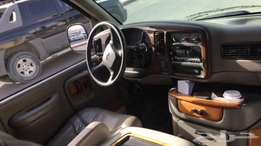 البيع فان مخزن نظيف جدا موديل 2000 (image 7)