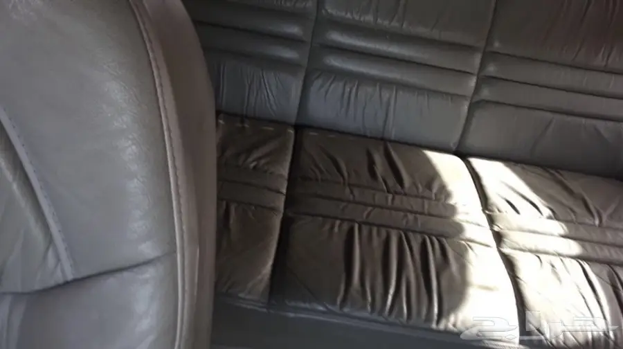 البيع فان مخزن نظيف جدا موديل 2000 (image 8)