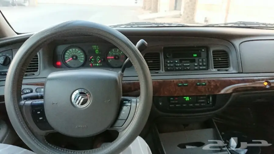 فورد جراندماركيز 2008 فل كامل للبيع (image 9)