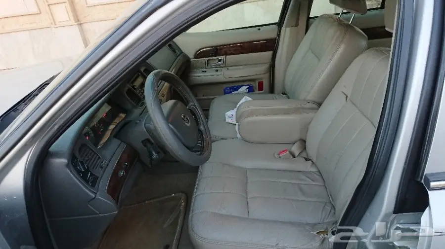 فورد جراندماركيز 2008 فل كامل للبيع (image 11)