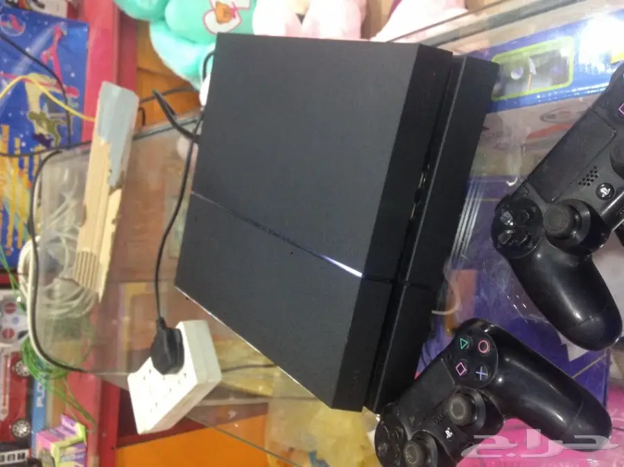 سوني فور - جهاز نظيف مع يدين وشريط فيفا 17! (image 1)