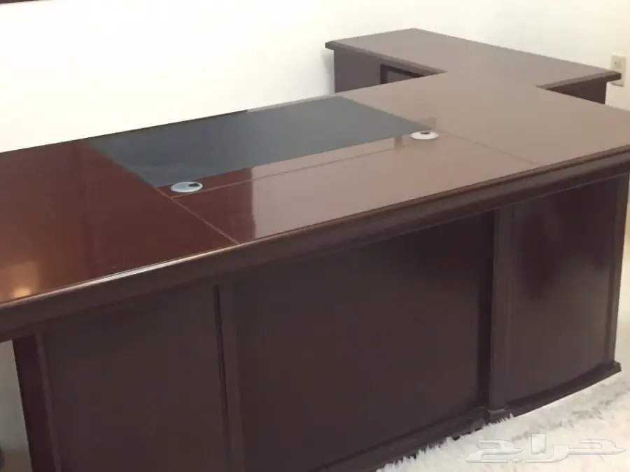 مكتب من قطعتين للبيع بحالة ممتازة