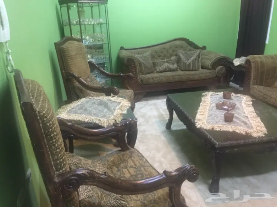 كنب أنيق وعصري للبيع! فرصة لا تُفوّت! (image 2)