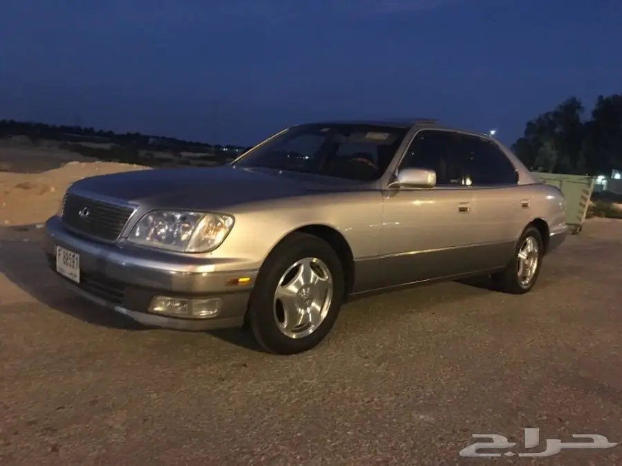 للبيع لكزس LS400 موديل 98 نظيف تشليح