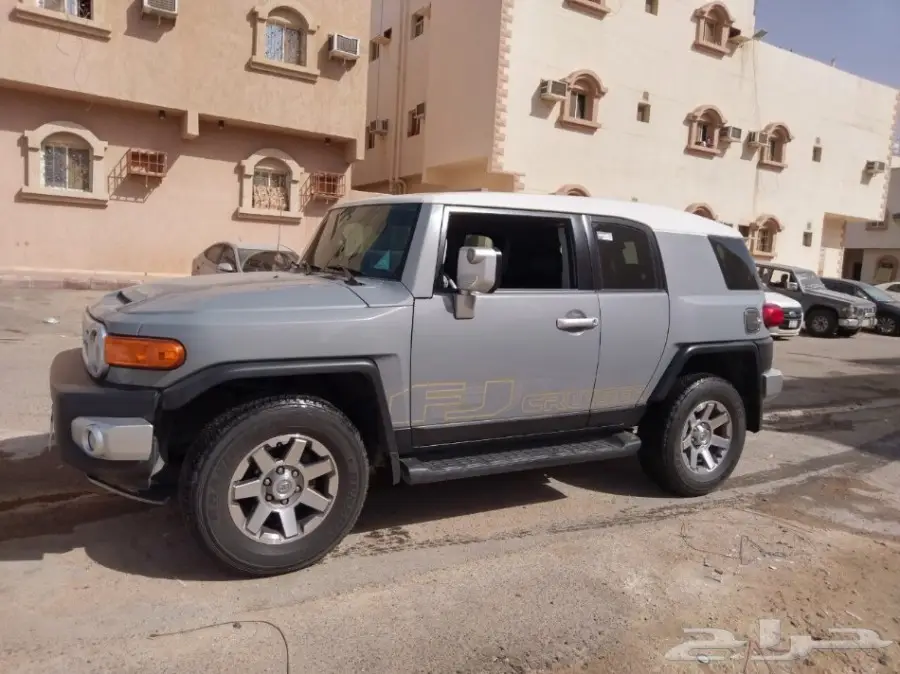 للبيع تويوتا اف جيه (2) موديل 2015 (image 1)