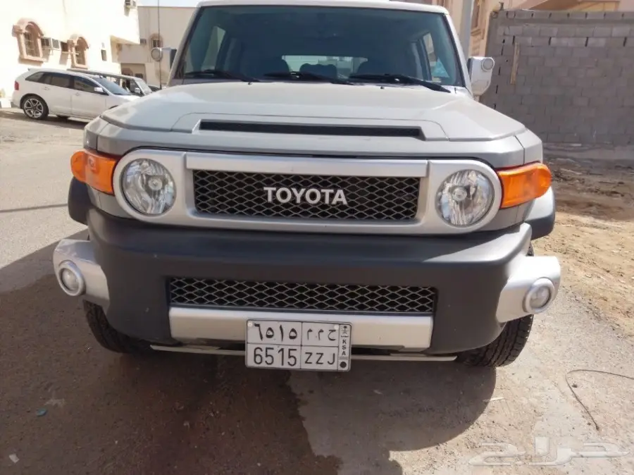 للبيع تويوتا اف جيه (2) موديل 2015 (image 2)