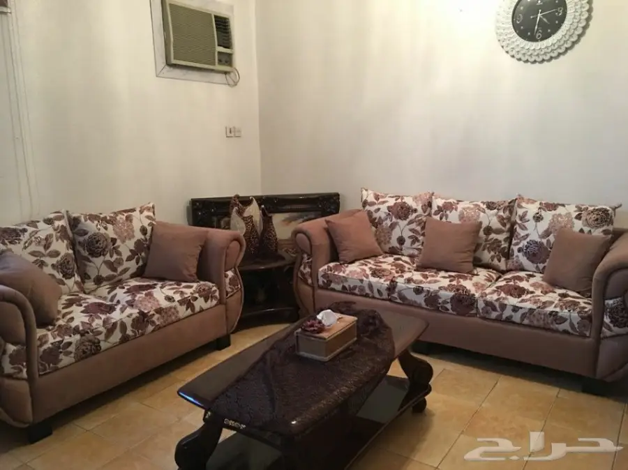 غرفة نوم اطفال وكنب وطاولة سفرة