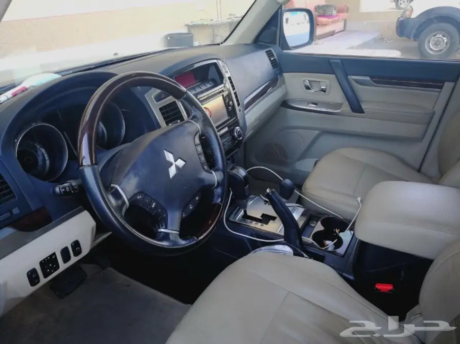 للبيع باجيرو فل كامل 2016 (image 4)