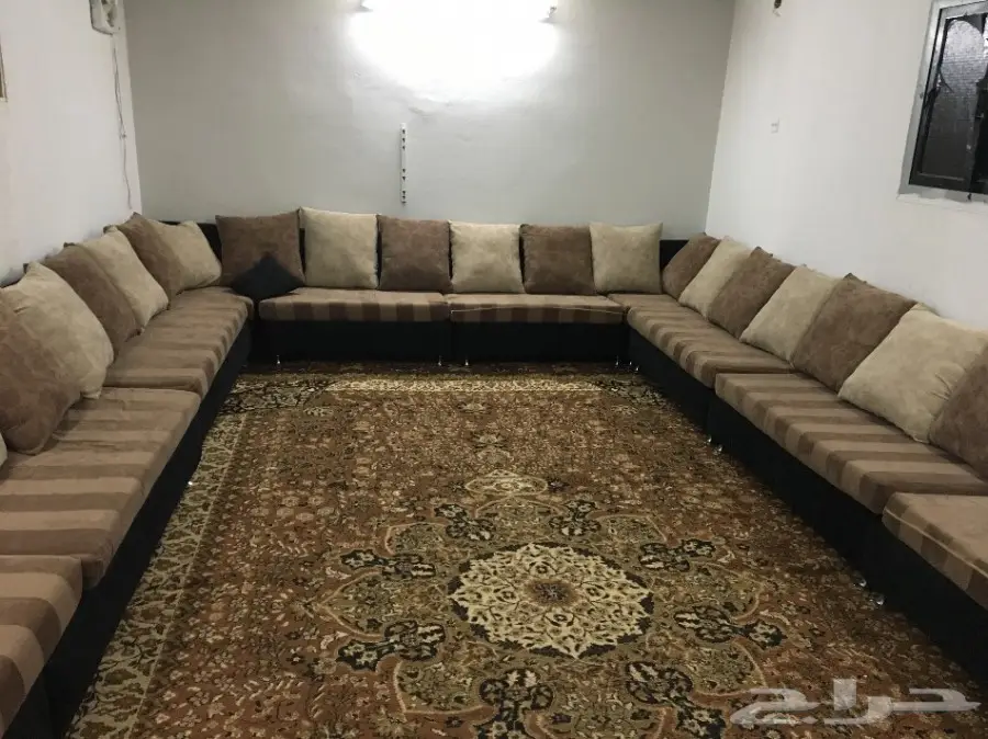 كنب مع سجادة للبيع  (image 1)