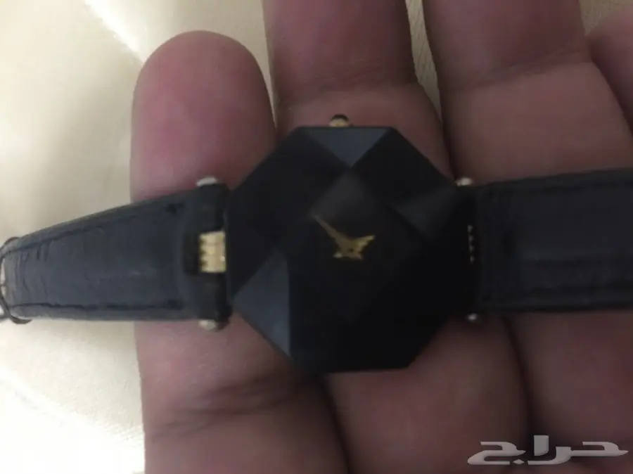 ساعة سويسرية ذهبية - ابحث عن معلومات عنها (image 1)