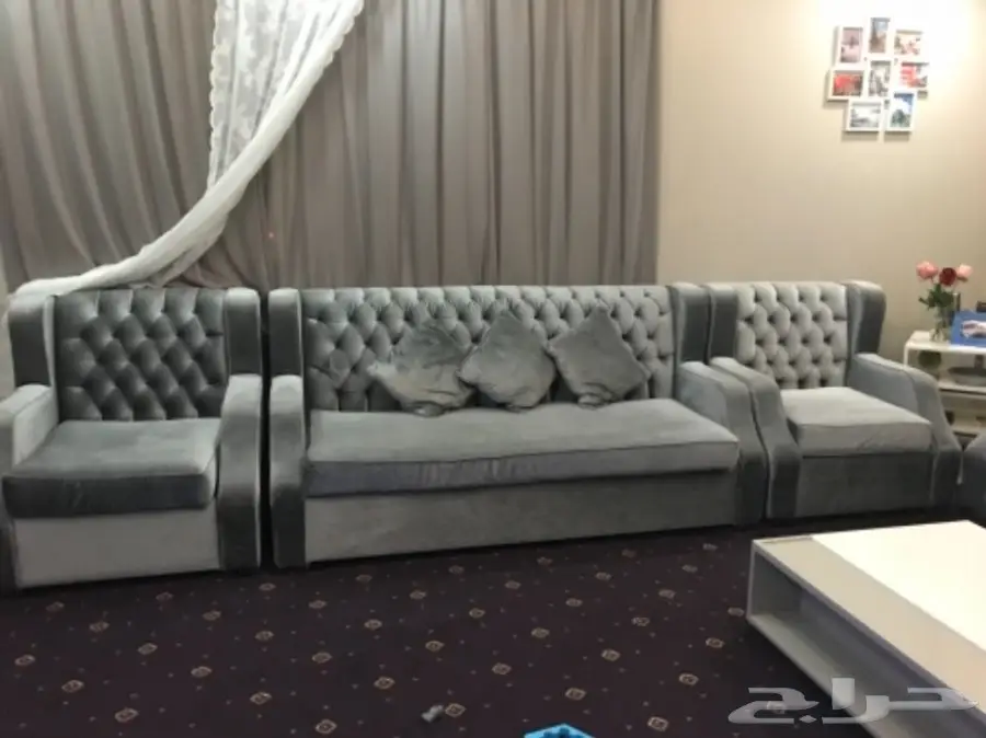 كنب رمادي مع طاوله للبيع  (image 2)