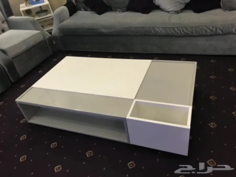 كنب رمادي مع طاوله للبيع  (image 3)