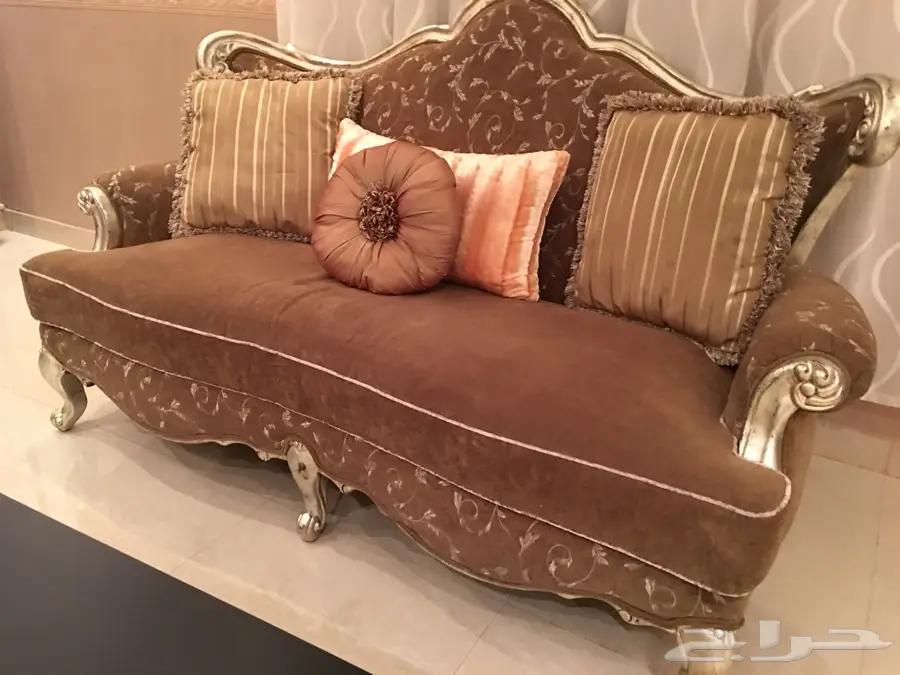 كنب كلاسيكي فخم و جديد مستورد لشركة المطلق (image 20)