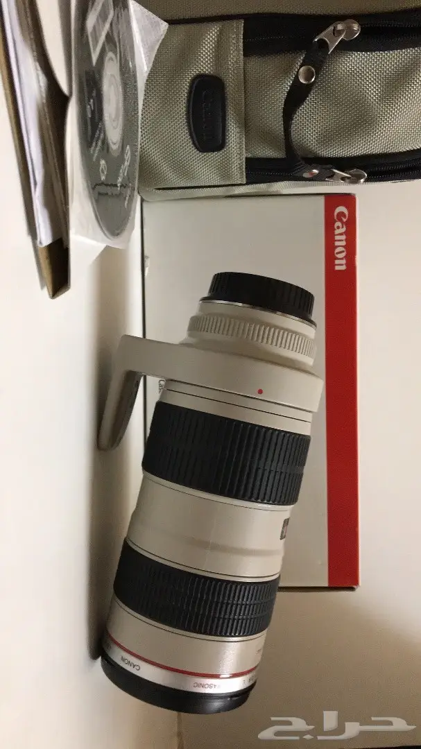 عدسة كانون 70-200