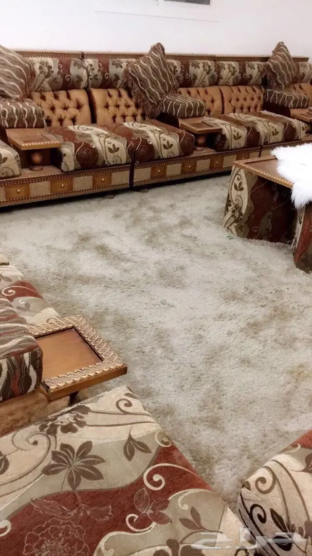 كنب نظيف وبسعر مغري